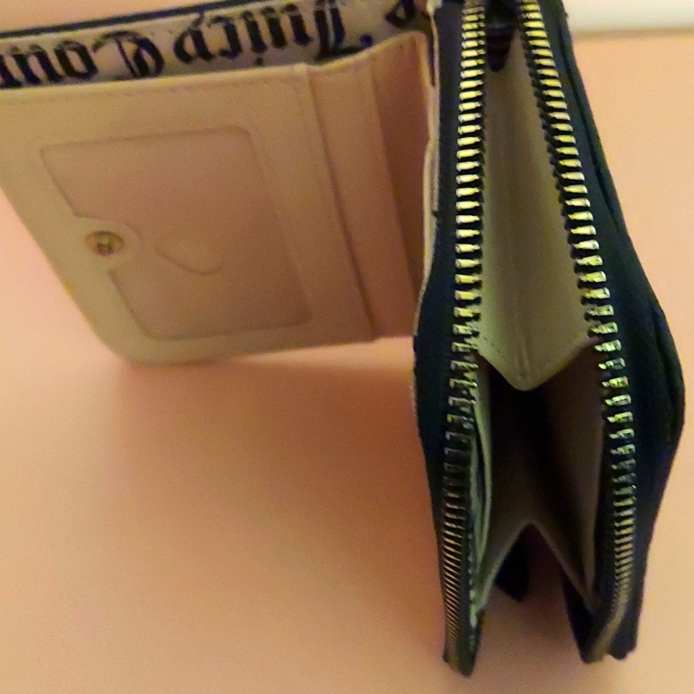 Juicy Couture Black Wallet - Picture 5 of 5